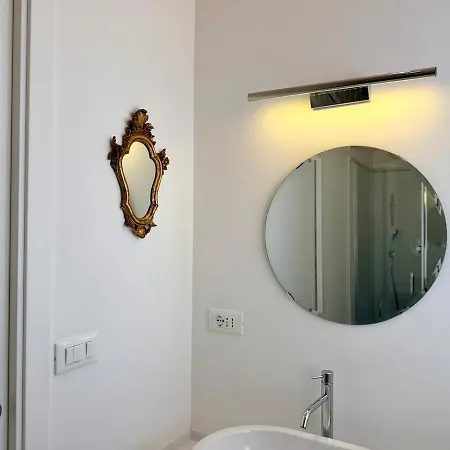 The Sanctuary Of Light - Historic Center Apartman