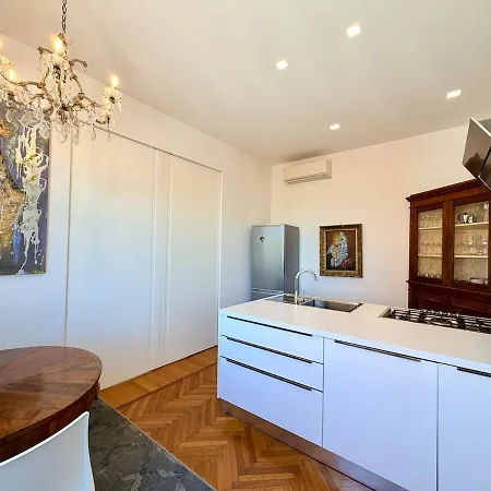 The Sanctuary Of Light - Historic Center Apartman